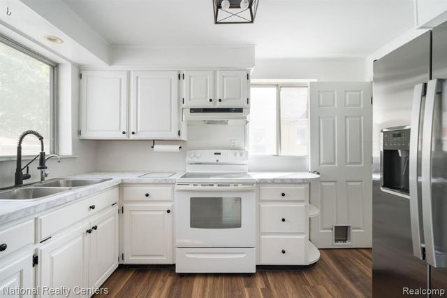 4274 Linda Court, Waterford, MI 48329