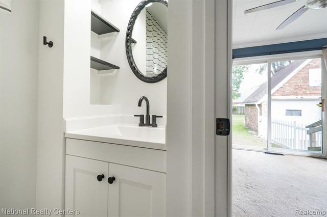 4274 Linda Court, Waterford, MI 48329