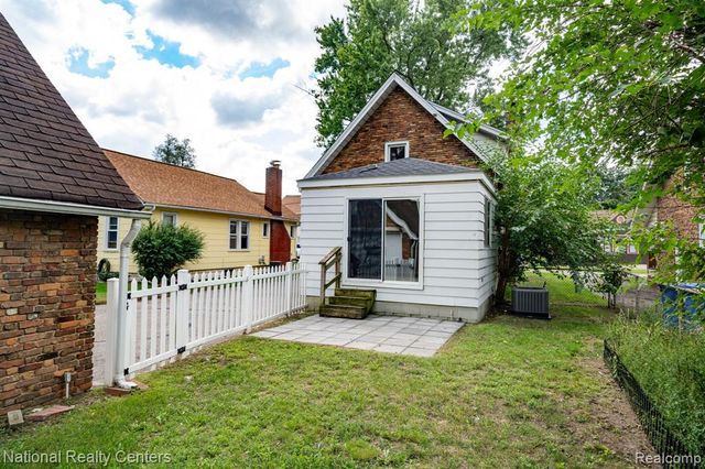 4274 Linda Court, Waterford, MI 48329