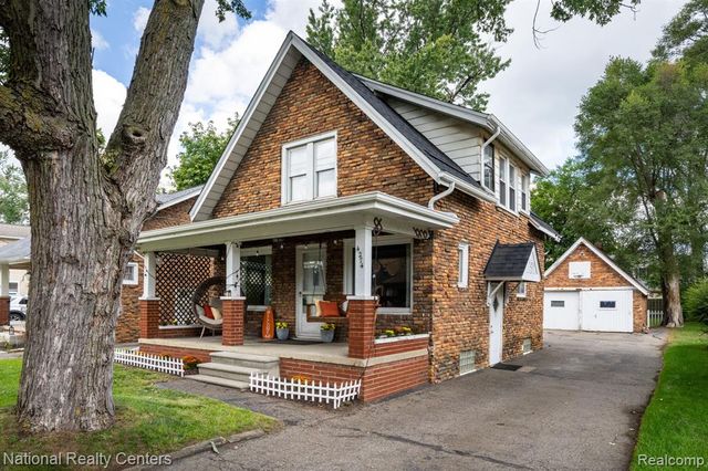 4274 Linda Court, Waterford, MI 48329