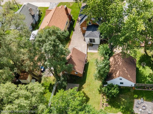 4274 Linda Court, Waterford, MI 48329