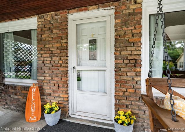 4274 Linda Court, Waterford, MI 48329