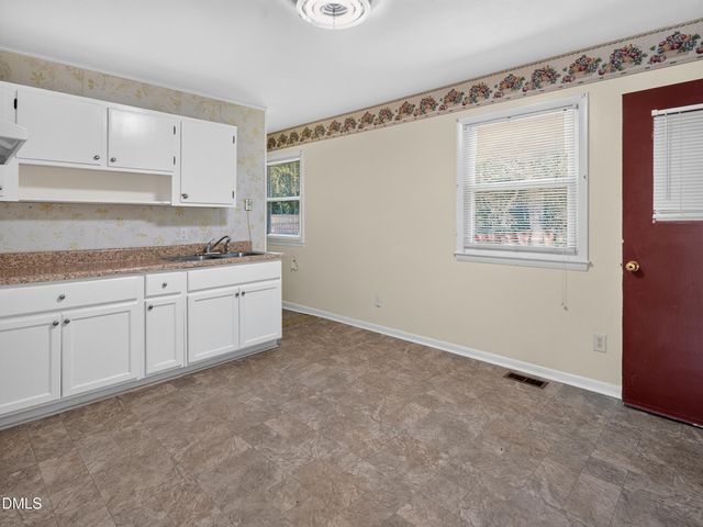 308 Pennsylvania Avenue, Fayetteville, NC 28301