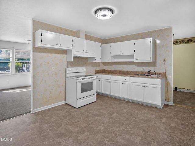 308 Pennsylvania Avenue, Fayetteville, NC 28301