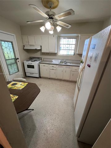 812 Columbus Blvd, Coral Gables, FL 33134