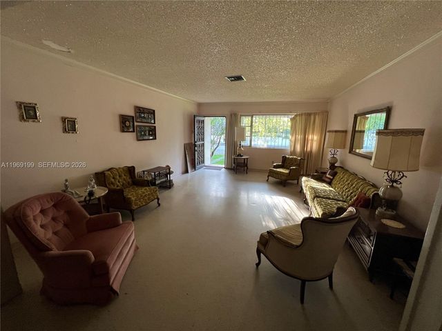 812 Columbus Blvd, Coral Gables, FL 33134