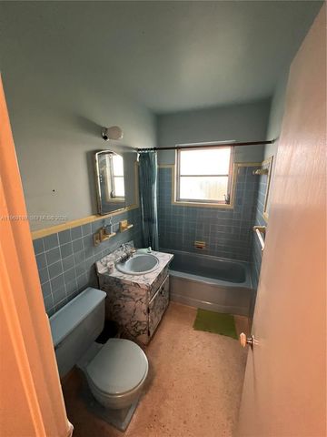 812 Columbus Blvd, Coral Gables, FL 33134