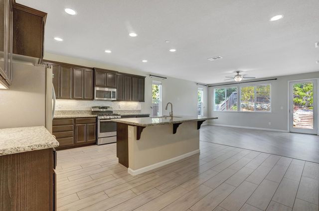 21631 Cascade Crossing Rd, Grass Valley, CA 95949