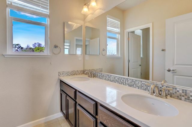 21631 Cascade Crossing Rd, Grass Valley, CA 95949