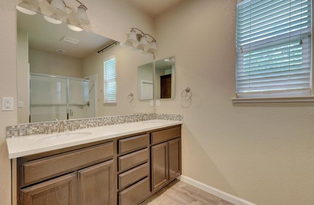 21631 Cascade Crossing Rd, Grass Valley, CA 95949