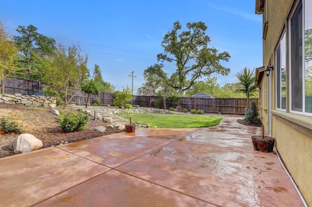 21631 Cascade Crossing Rd, Grass Valley, CA 95949