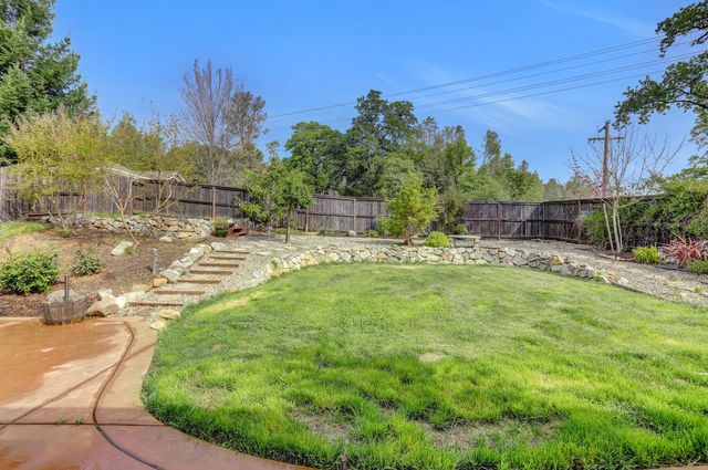 21631 Cascade Crossing Rd, Grass Valley, CA 95949