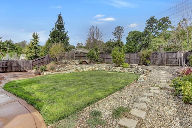 21631 Cascade Crossing Rd, Grass Valley, CA 95949