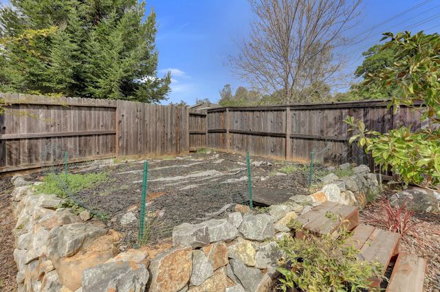 21631 Cascade Crossing Rd, Grass Valley, CA 95949