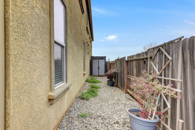 21631 Cascade Crossing Rd, Grass Valley, CA 95949