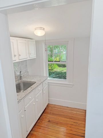 82 Bonham Rd, Dedham, MA 02026
