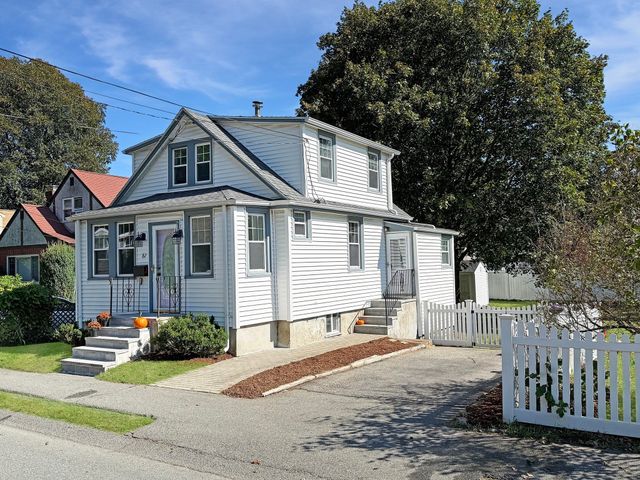 82 Bonham Rd, Dedham, MA 02026
