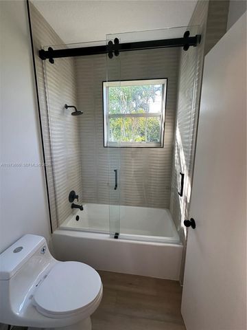 4946 SW 38th Way, Hollywood, FL 33312