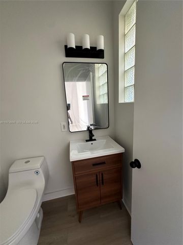 4946 SW 38th Way, Hollywood, FL 33312