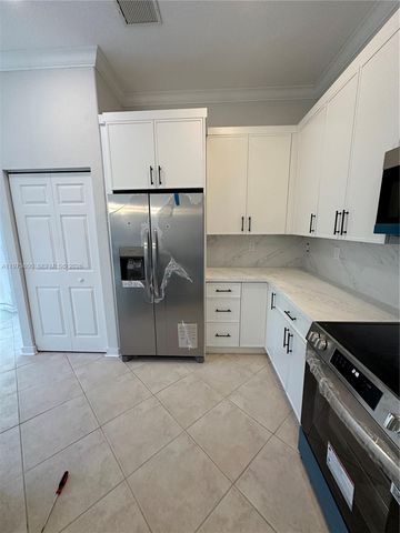 4946 SW 38th Way, Hollywood, FL 33312