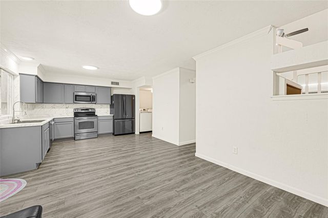 12421 S Dairy Ashford Road 2421, Houston, TX 77099