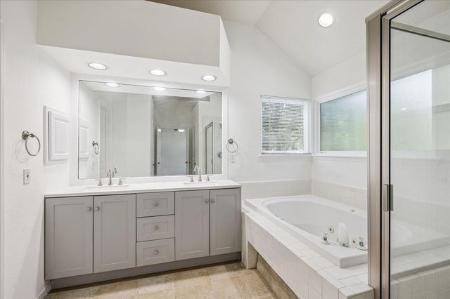 174 W Greywing Circle, The Woodlands, TX 77382