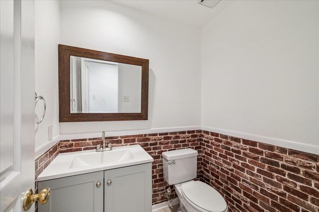 174 W Greywing Circle, The Woodlands, TX 77382