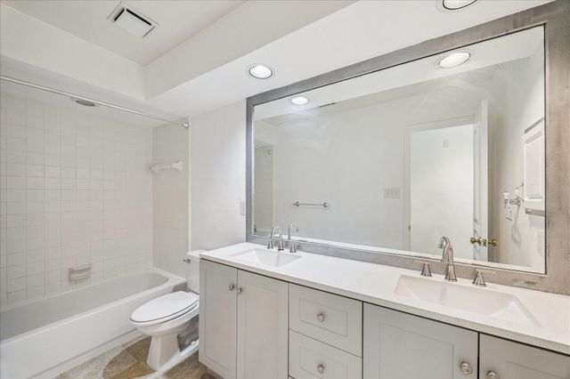 174 W Greywing Circle, The Woodlands, TX 77382