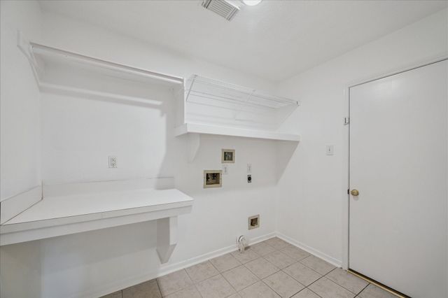 174 W Greywing Circle, The Woodlands, TX 77382