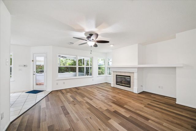 174 W Greywing Circle, The Woodlands, TX 77382