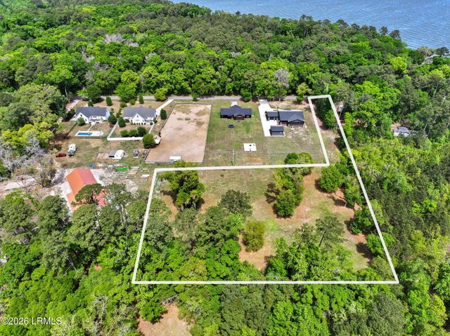 98 Alston Road, Beaufort, SC 29907