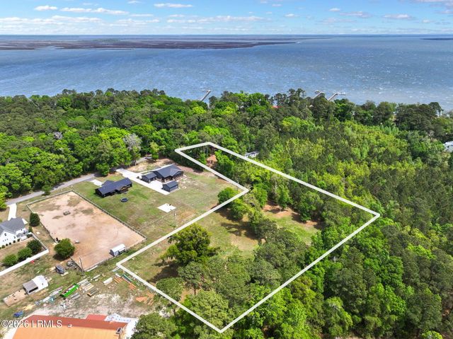 98 Alston Road, Beaufort, SC 29907