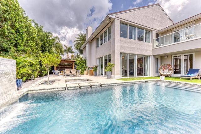 524 Poinciana Drive, Fort Lauderdale, FL 33301
