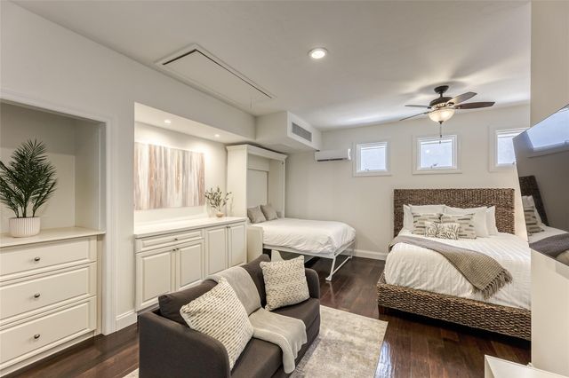 524 Poinciana Drive, Fort Lauderdale, FL 33301