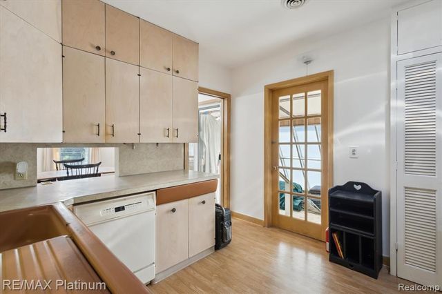 5001 Dexter Trail Road, Stockbridge, MI 49285