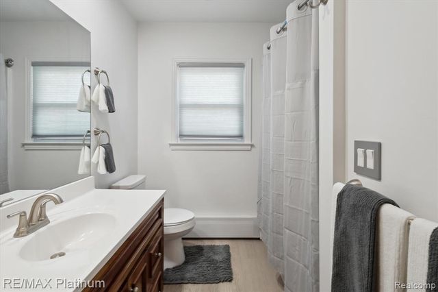 5001 Dexter Trail Road, Stockbridge, MI 49285