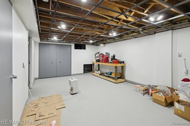 5001 Dexter Trail Road, Stockbridge, MI 49285