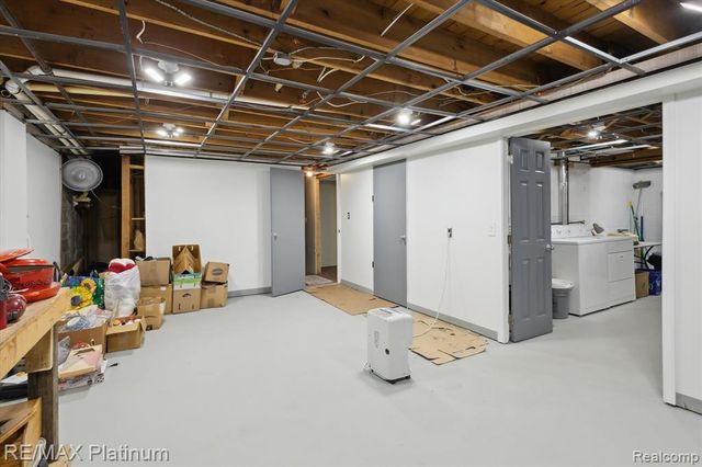 5001 Dexter Trail Road, Stockbridge, MI 49285