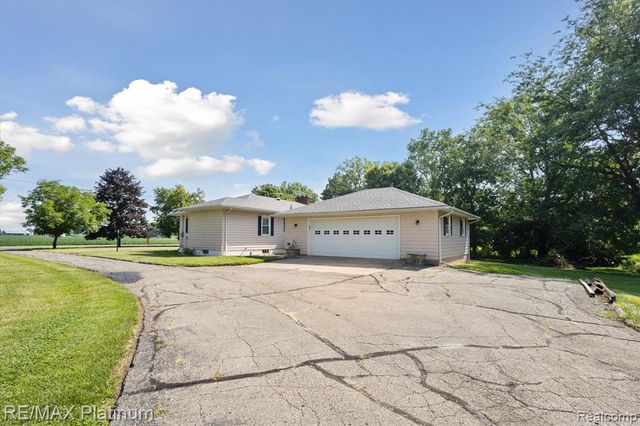 5001 Dexter Trail Road, Stockbridge, MI 49285