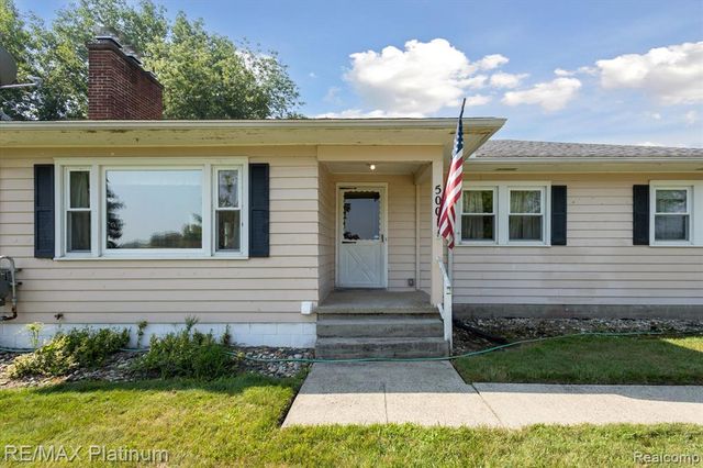 5001 Dexter Trail Road, Stockbridge, MI 49285