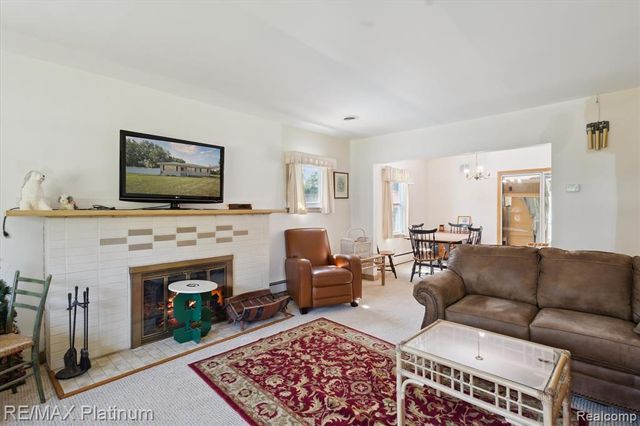 5001 Dexter Trail Road, Stockbridge, MI 49285