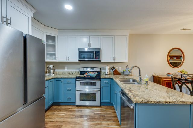 3083 Harpeth Springs Dr, Nashville, TN 37221