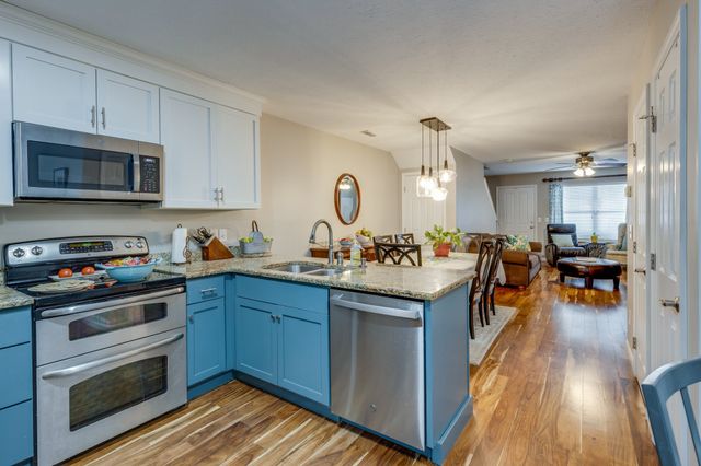 3083 Harpeth Springs Dr, Nashville, TN 37221