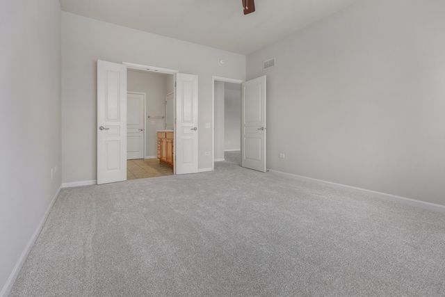 2982 Ravinia Circle, Mundelein, IL 60060