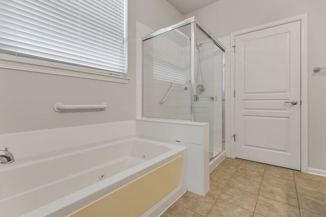 2982 Ravinia Circle, Mundelein, IL 60060