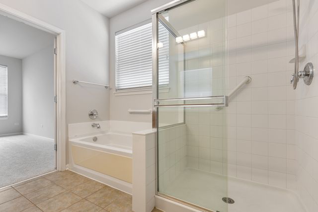 2982 Ravinia Circle, Mundelein, IL 60060