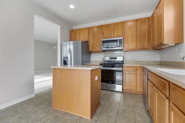 2982 Ravinia Circle, Mundelein, IL 60060