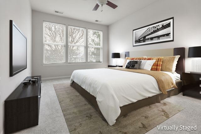 2982 Ravinia Circle, Mundelein, IL 60060