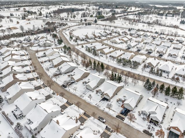 2982 Ravinia Circle, Mundelein, IL 60060