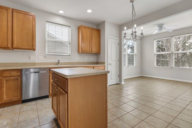 2982 Ravinia Circle, Mundelein, IL 60060